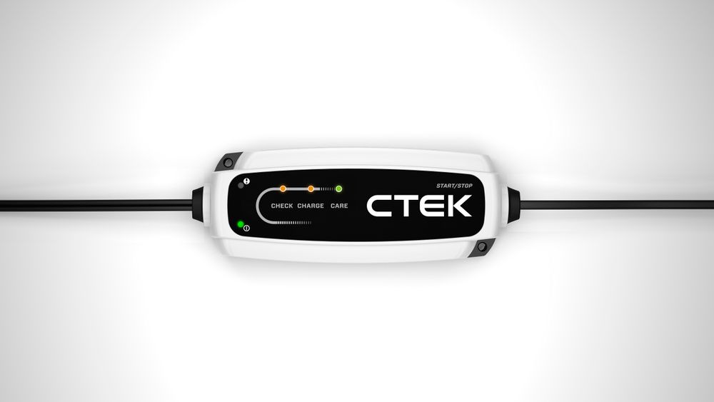 Dagens vinner av julekalenderen får en CTEK batterilader, spesielt utviklet for å lade og vedlikeholde cellene i batterier som brukes i biler med start / stopp-teknologi.