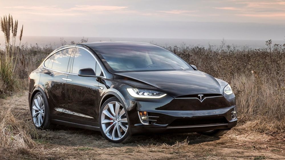 Tesla er den eneste bilprodusenten av en viss størrelse som bare lager elbiler. Bildet viser en Model X.