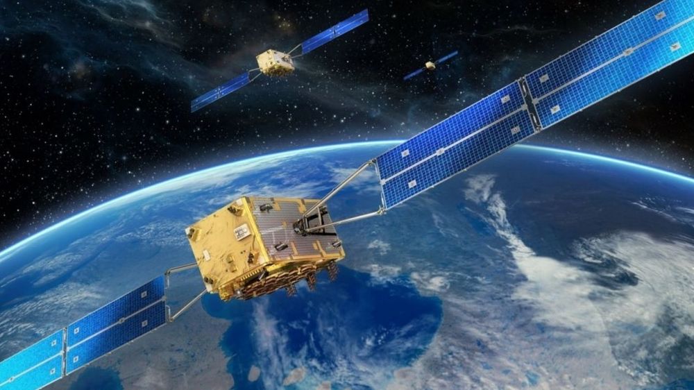 Galileo-satellittene krester på 23 222 kilometers høyde.