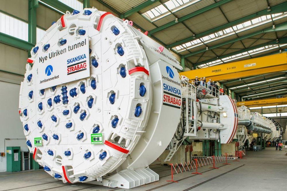 Neppe slik: Skal tunnelboring blir mye billigere og mye raskere enn med slike maskiner som denne, som ble bygget til å drive Ulriken i Bergen, trengs nye ideer. Kanskje Elon Musk har det?
