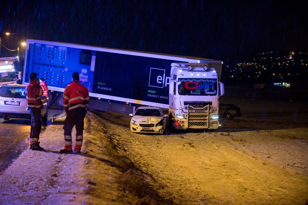 Arkivfoto fra en kraftig ulykke på E6 like nord for Melhus.