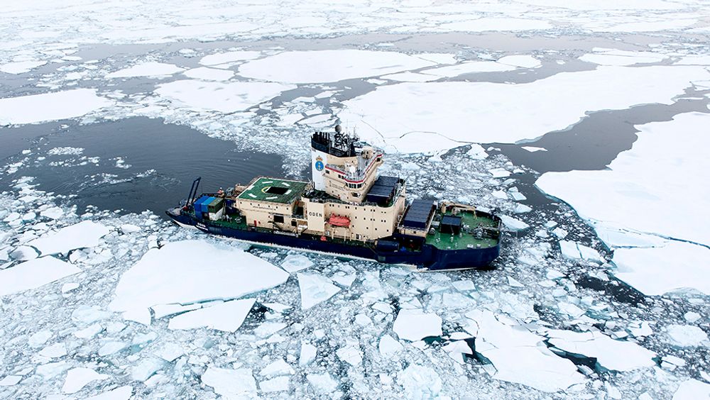 or å få skip til å ligge i ro uten anker, brukes teknologien dynamisk posisjonering. Is og ekstremvær gjør det enda mer krevende. Da trengs også kunnskap om isens krefter på båten, og hvordan isen beveger seg i nærområdet.
