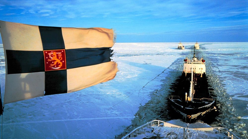Isbrytere må til hvis man skal legge fiberkabel i sjøen i Arktis. Store deler av kabelen må legges om sommeren, men noen steder er det is hele året. (Illustrasjonsfoto)