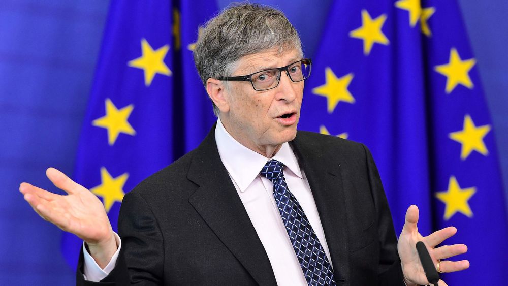 Bill Gates mener roboter som overtar arbeidsplasser, bør skattelegges. Her er han avbildet under en pressekonferanse hos EU-kommisjonen i Brussel i forrige uke.