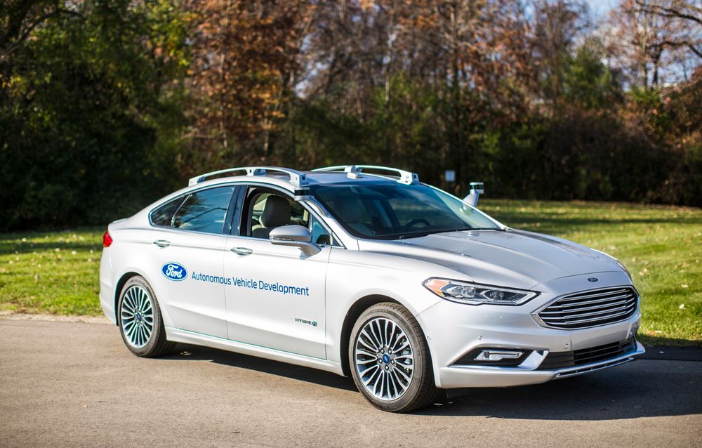 Ford viste i desember frem sitt nyeste utviklingskjøretøy for autonom teknologi, basert på modellen Fusion hybrid, bedre kjent som Mondeo i Europa.