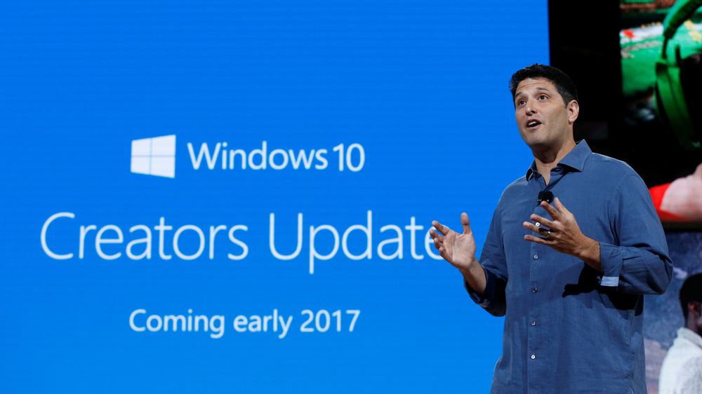 Terry Myerson, sjef for Microsofts Windows and Devices Group, under en tale på Manhattan i oktober 2016, hvor han fortalte om den kommende oppdateringen av Windows 10.