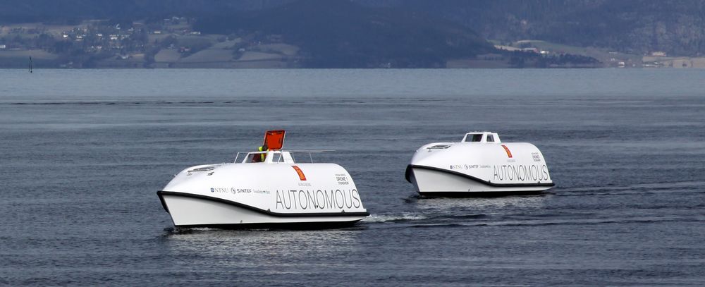 To ombygde livbåter brukes av Kongsberg Maritime til utvilklingsprosjekter som estes ut i Trondheimsfjorden. 