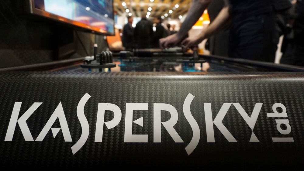 Kaspersky Lab anklages på nytt for å ha forbindelser med russiske, hemmelige tjenester. Bildet er fra selskapets stand under en IT-sikkerhetskonferanse i Lille, Frankrike, i januar i år.