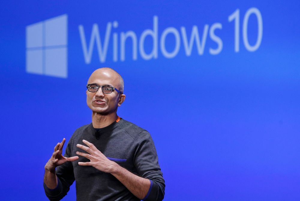 Microsoft skal heretter samkjøre de vanligvis halvårlige oppdateringene av Windows 10 og Office 365. Arkivbildet viser Microsofts toppsjef Satya Nadella.