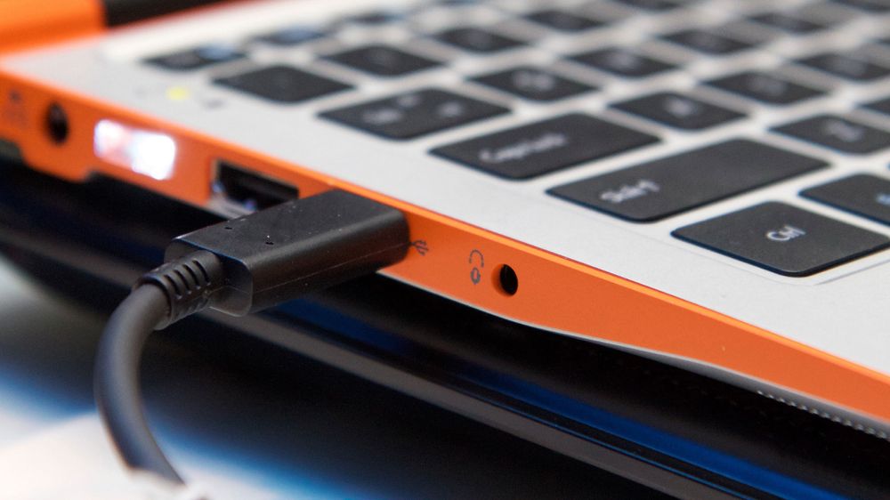 Thunderbolt 3 benytter USB Type-C-kontakten.