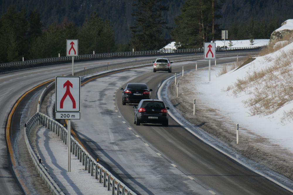 Innsnevring fra to til ett kjørefelt i nordgående retning på nye E6 ved Sjoa i Gudbrandsdalen. Ny E6 på strekningen fra Frya til Sjoa ble åpnet i desember 2016.