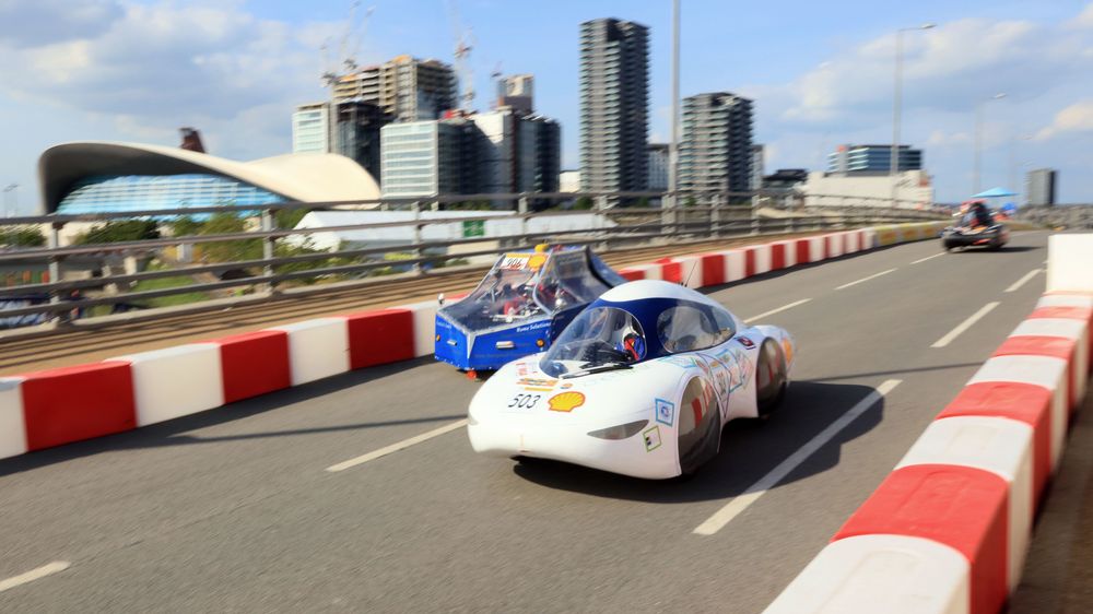 I helga gikk billøpet Shell Eco Marathon av stabelen i London, der målet er å komme lengst mulig på minst mulig drivstoff. E norsk-fransk bil stakk av med førsteplassen.