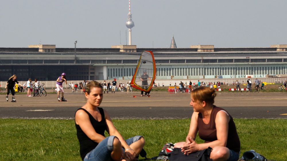 EU slår til med gratis trådløst nett. Illustrasjonsbildet er fra den nedlagte Tempelhof lufthavn i Berlin, som nå brukes som park og rekreasjonsområde.