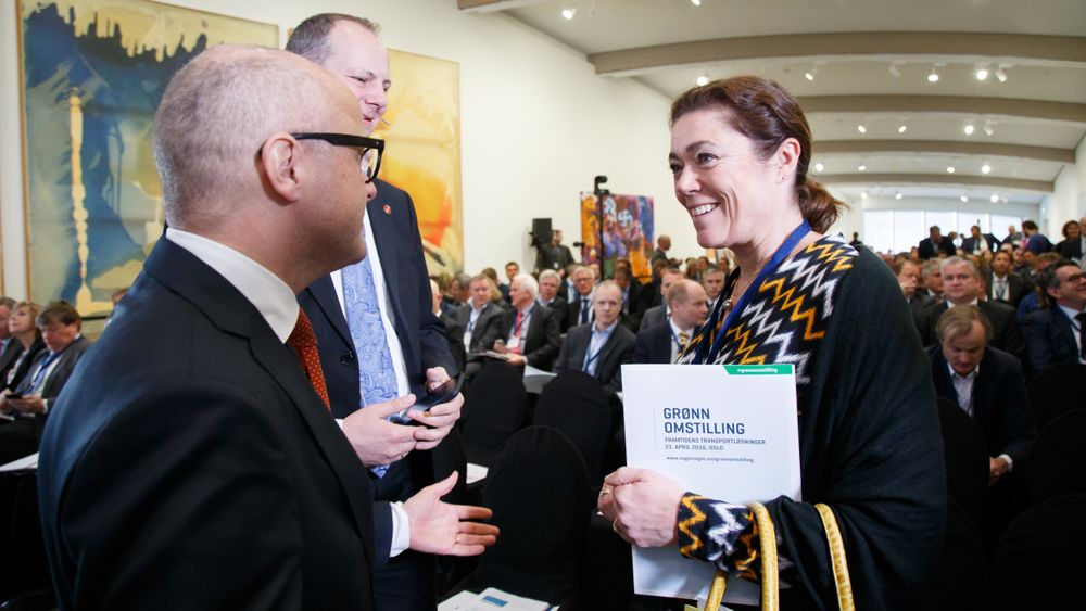 Klima- og miljøvernminister Vidar Helgesen (H), Samferdselsminister Ketil Solvik-Olsen (Frp) pg NHO leder Kristin Skogen Lund deltar på konferansen Grønn Omstilling - Framtidens transportløsninger på Astrup Fearnley Museet i Oslo torsdag.