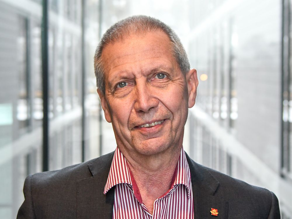 Vegdirektør Terje Moe Gustavsen kutter både i konsulenter og egne ansatte.