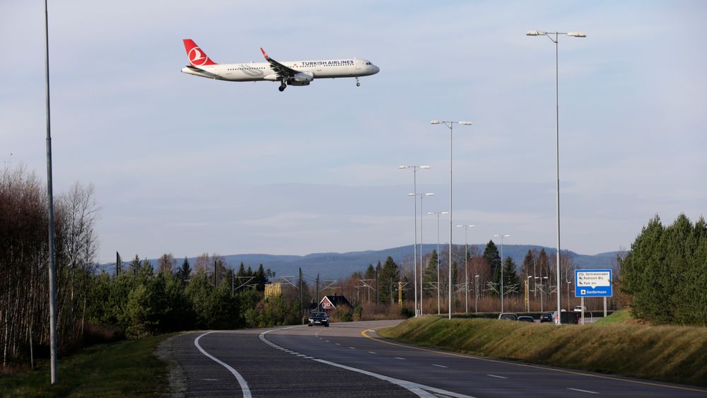 Illustrasjonsfoto. Et Turkish Airlines-fly på vei til Gardermoen.