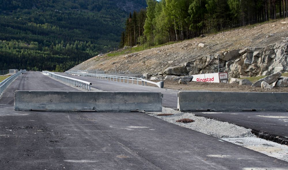 Deler av nye E6 ut midt i Gudbrandsdalen er bygget ut, nå ser vegvesenet og Nye veier på muligheter for å redusere kostnadene i resten av utbyggingen.