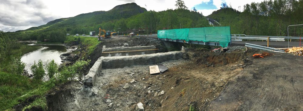 De gamle brukarene blir brukt som fundament for den nye bruplaten.