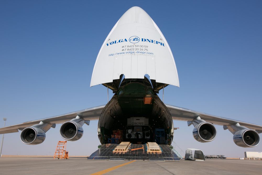 Antonov An-124 frakter til sammen 500 materiell for TEF til flybasen Ayn ai-Asad i Irak.