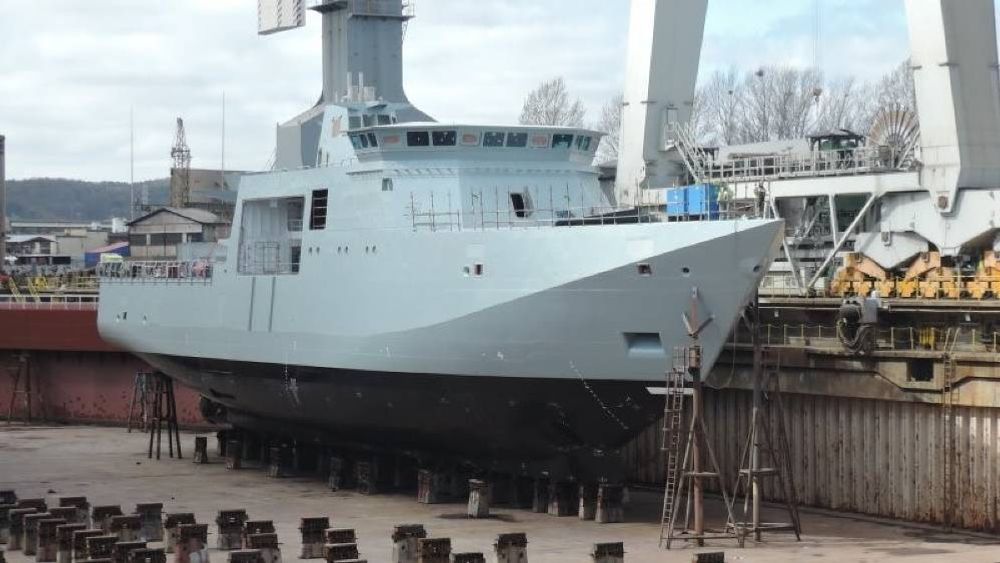 Det danske krigsskipet Lauge Koch ble bygget ved hjelp av nordkoreanske arbeidere på et verft i Polen.