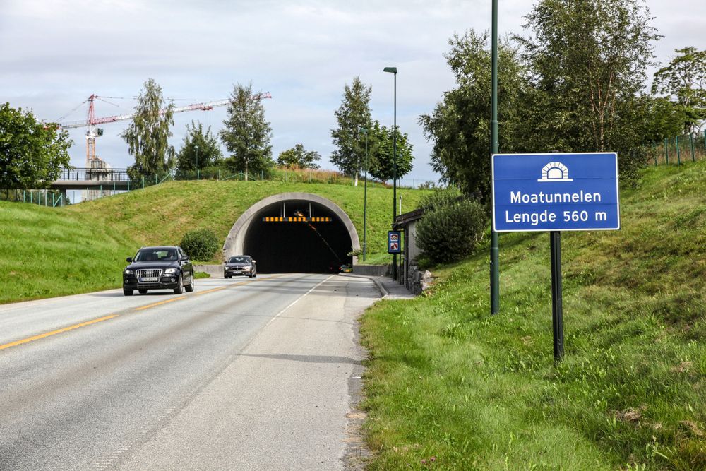 Moatunnelen under Sunnmøres største handelsområde. Tunnelen har fått en teknisk oppgradering.