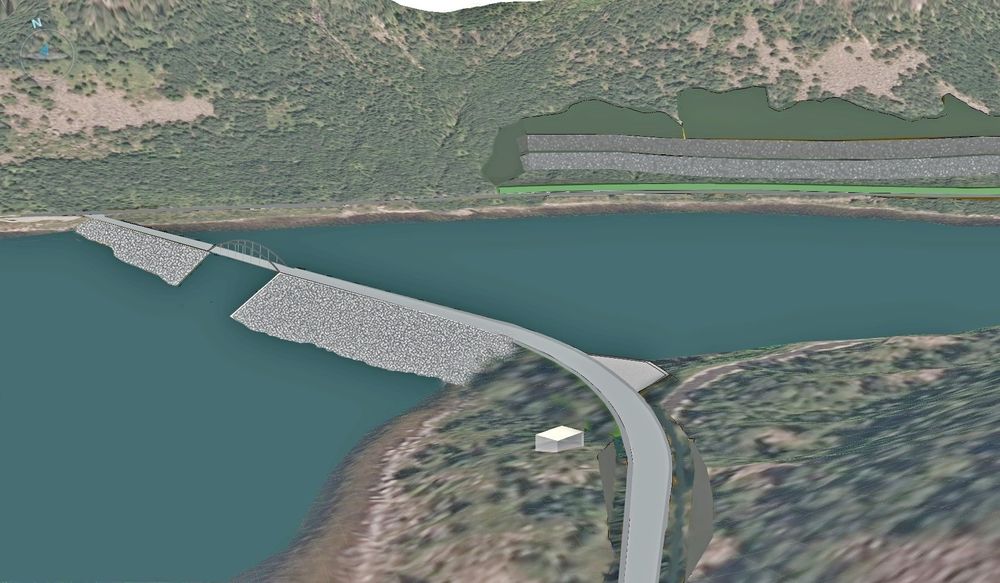 Slik vil Sifjorden se ut i 2020. Den lysegrønne linjen langs vegen til høyre er en voll som skal skjerme mot innsyn fra vegen mot de store skjæringene etter uttaket av stein. Fyllingene må sette seg i mange måneder før brua mellom dem kan bygges.