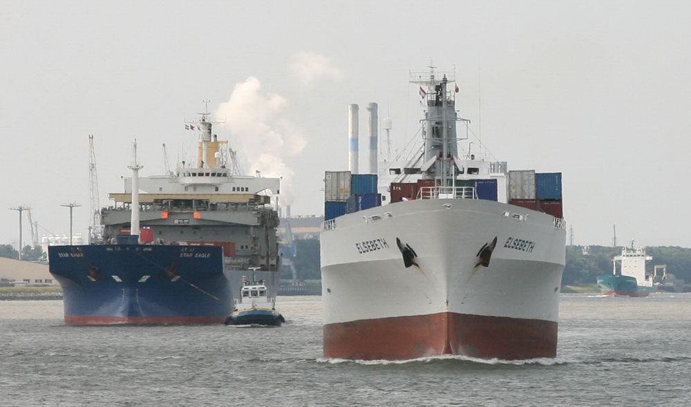 Lasteskip seiler på kontinentet og bunkrer, mens utslippene i stor grad skjer i norske farvann.