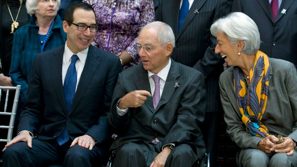 USAs finansminister Steven Mnuchin, Tysklands finansminister Wolfgang Schäuble og IMF-sjef Christine Lagarde under det årlige møtet mellom Verdensbanken og IMF i Washington lørdag.