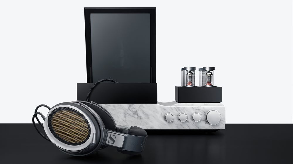 Åpenbaring: HE 1 er det beste headsettet vi har hatt på hodet, og i tillegg forsterkes hele opplevelsen av det visuelle inntrykket.