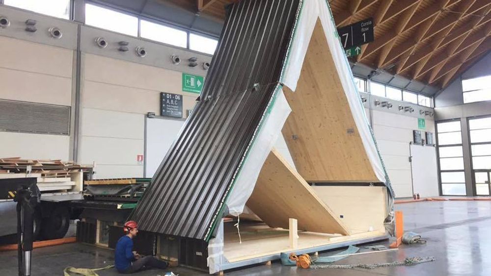 Det opptrekkbare huset består av prefabrikerte elementer som settes sammen på fabrikk.