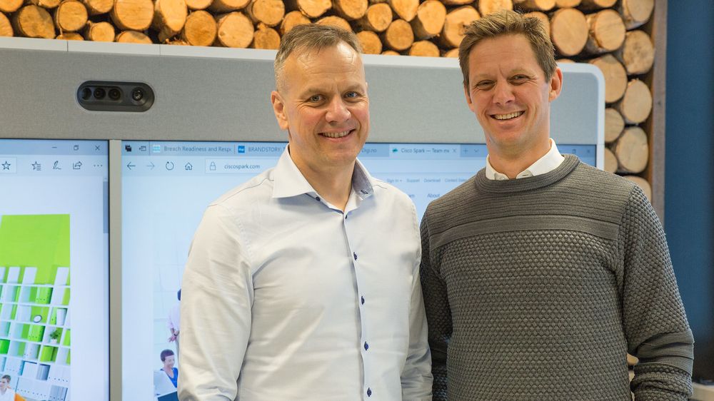 Fra venstre: Leif Sundsbø, leder for Cyber Security i Cisco Cystems Norway, og Sven Størmer Thaulow, administrerende direktør i Cisco Systems Norway.