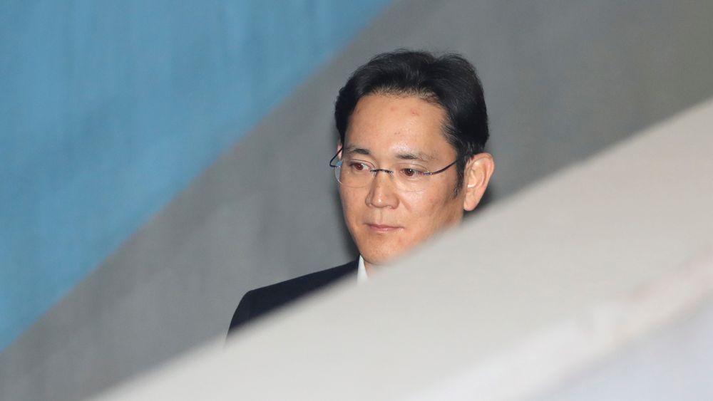 Samsung-arving Lee Jae-yong løslates fra fengsel.
