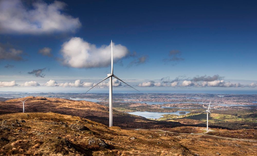 Midtfjellet vindpark har utvidet parken med 11 nye turbiner i juni. Men hvem forbruker strømmen de produserer?