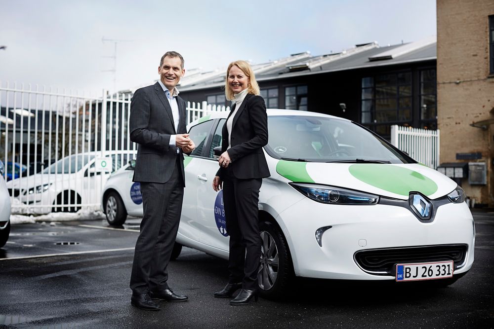 Gode intensjoner:  NSBs konserndirektør mobilitet og strategi, Synne Homble og  adm. direktør i GreenMobility, Torben Andersen signerte å går en intensjonsavtale om å samarbeide om utleie av elbiler i Oslo.