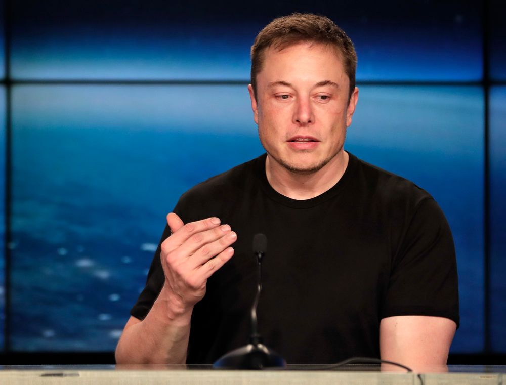 Tesla-grunnlegger Elon Musk har litt å slite med om dagen.