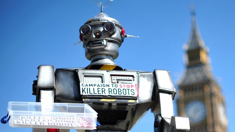 ILLUSTRASJONSBILDE: En «drapsrobot» fotografert like ved Big Ben i London under en kampanje i 2013 for å forby autonome våpen.