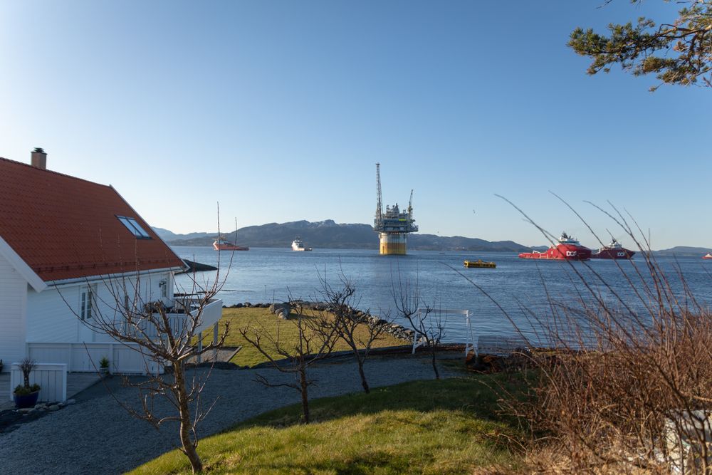 Aasta Hansteen har begynt på ferden fra Digernessundet utenfor Stord til Norskehavet.
