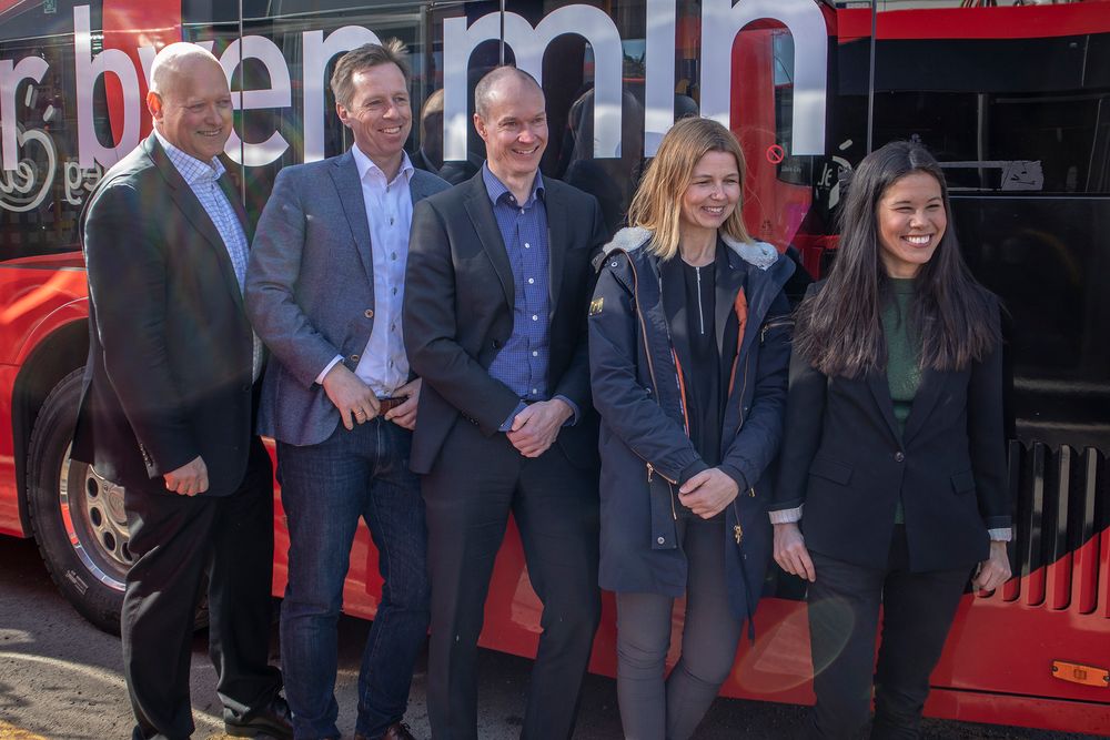 Unibuss-sjef Øystein Svendsen, sjef i Norgesbuss Atle Rønning og  Nobinasjef Jan Volsdal sammen med markedssjef i Ruter, Ellen Rogde og miljøbyråd Lan Marie Berg er enige om at kollektivtransporten i Oslo vil gjøre et byks i elektrifisering neste år.