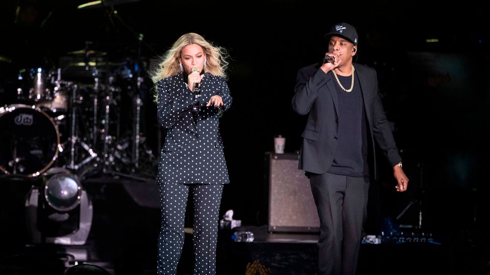 Beyonce skal ha tjent mye penger på at Tidal skal ha fusket med strømmetallene. Her sammen med Jay-Z som kjøpte Wimp i 2015 og omdøpte tjenesten til Tidal.