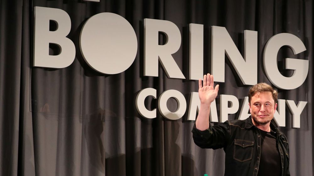 2018-05-18T040310Z_378281039_RC1E69EB56E0_RTRMADP_3_MUSK-TUNNEL