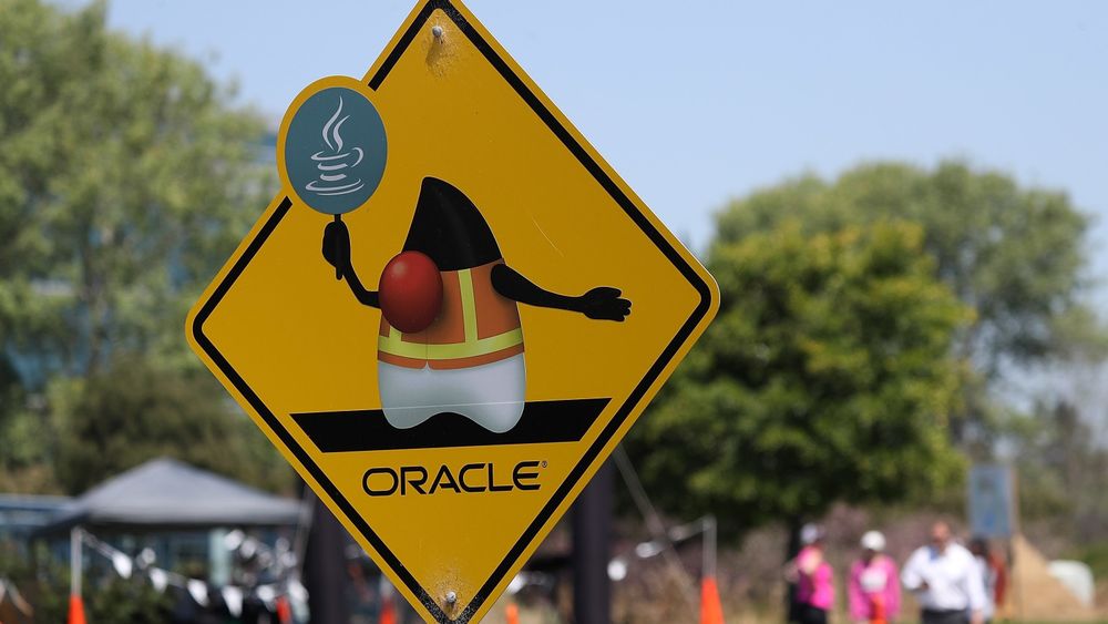 Illustrasjonsbilde: Skilt med Java-maskoten Duke utenfor Oracle-hovedkvarteret i Redwood Shores, California, sommeren 2017.