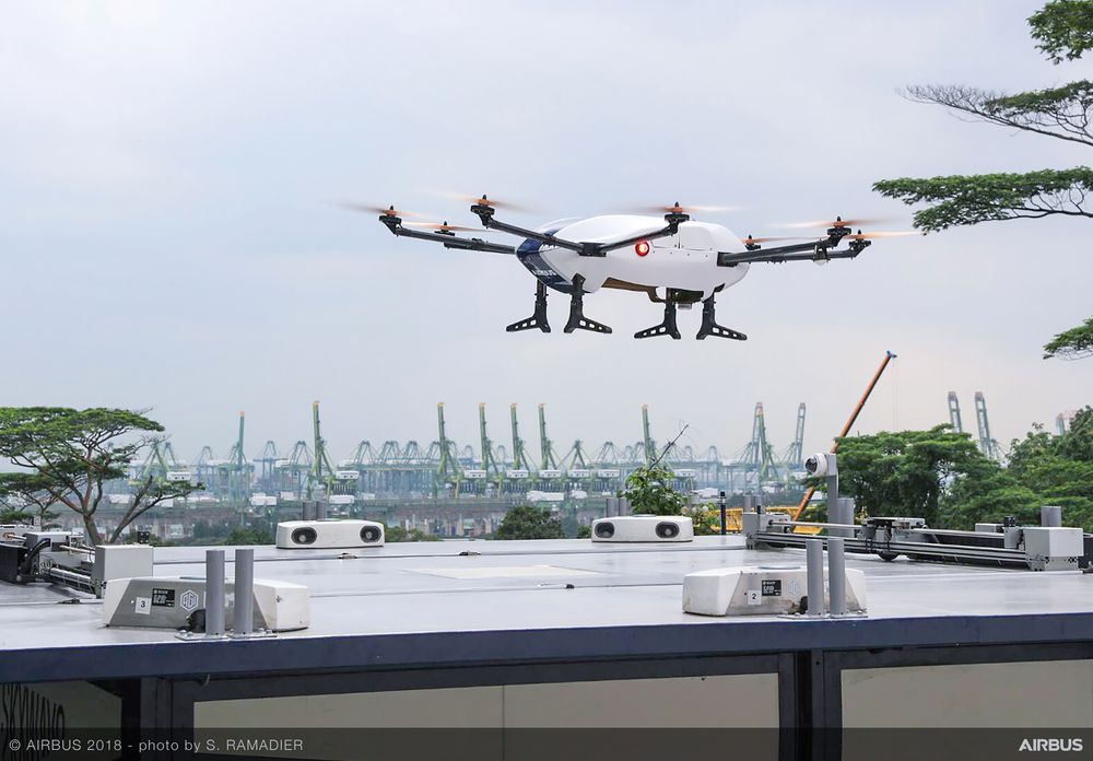 Aktuell drone: En variant av denne dronen som nå testes over det enorme universitetsområdet i Singapore er ifølge Airbus interessant også for å frakte blodprøver og biologisk materiale.