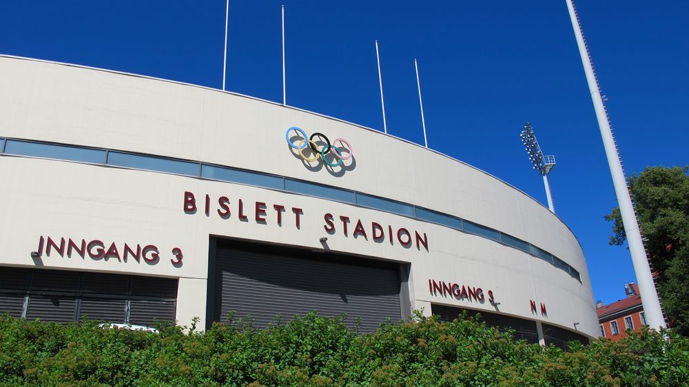  Bislett stadion er først i Norge med lagring av solenergi på brukte bilbatterier.