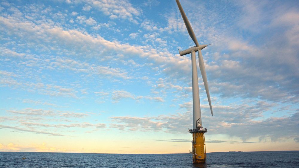 Hywind er verdens første flytende vindturbin, og har stått utenfor Karmøy siden 2009. En av de største utfordringene for flytende havvind fremover, vil være å få ned vekten.