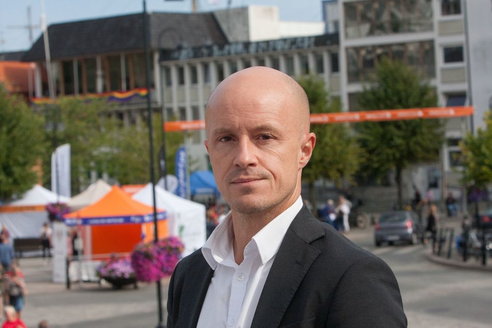 Varog Kervarec er tidligere journalist i Inside Telecom, som nå heter Digi Telekom. Han er uavhengig rådgiver og skriver her om arbeidsfordeling mellom medier og telebransjens vaktbikkje, Nasjonal kommunikasjonsmyndighet (Nkom). 