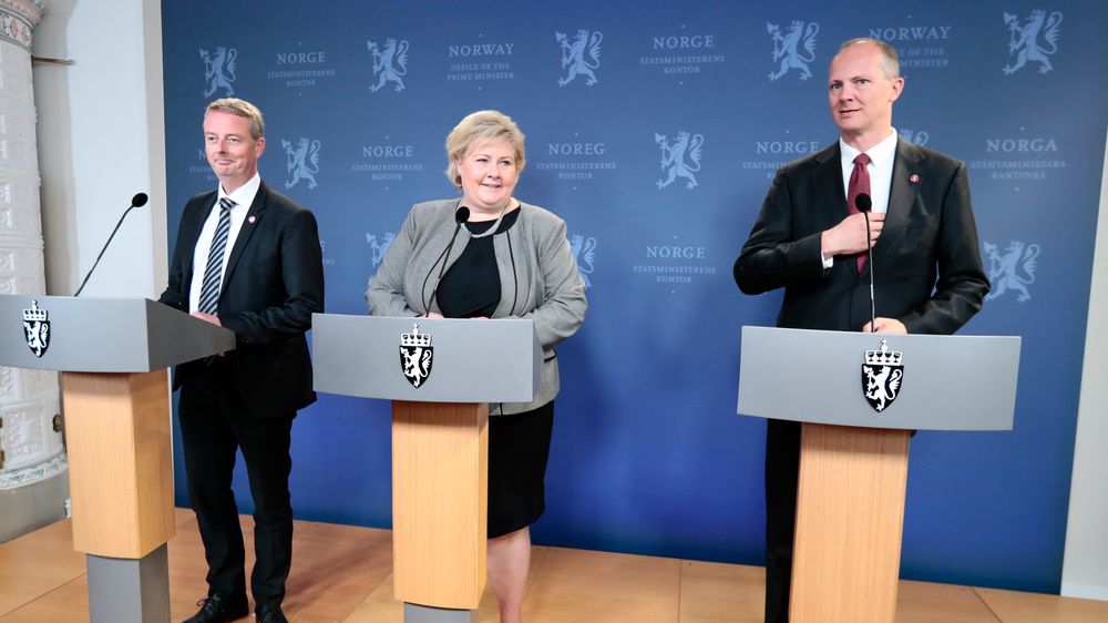 Statsminister Erna Solberg holdt pressekonferanse i regjeringens representasjonsanlegg i Oslo fredag sammen med Terje Søviknes og Ketil Solvik-Olsen som nå trer ut av regjeringen