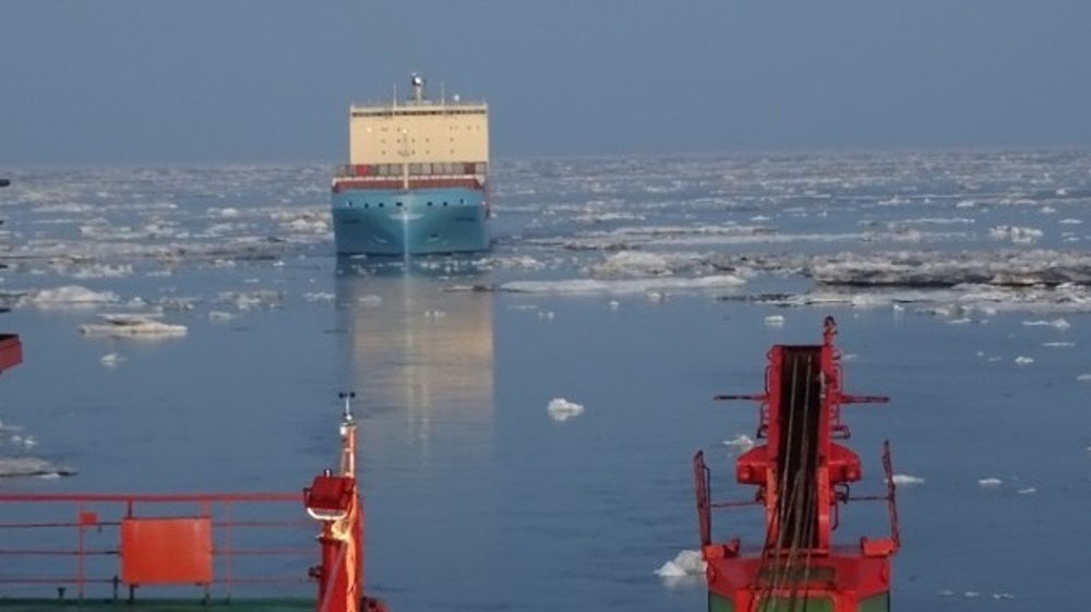 Venta Maersk gjennom Sannikov-stredet 11. september, fotografert fra Rosatom-isbryteren 50 Let Pobpedy.