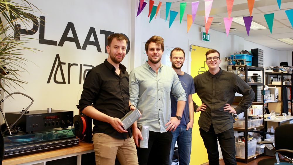 Gjengen i Plaato har nylig flyttet inn i nye kontorlokaler ved Bitraff i Oslo. Fra venstre: Michael Kononsky, Pål Ingebrigtsen, Tarje Sandvik, Tobias Knudsen.