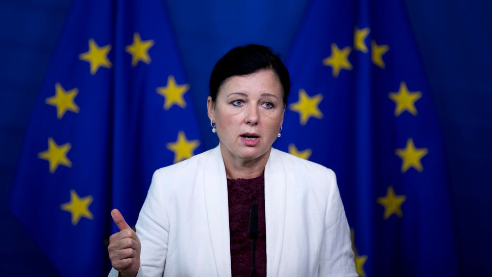 EUs forbrukerkommissær Vera Jourova har snart fått nok av at Facebook lover endringer, uten å gjøre noe.