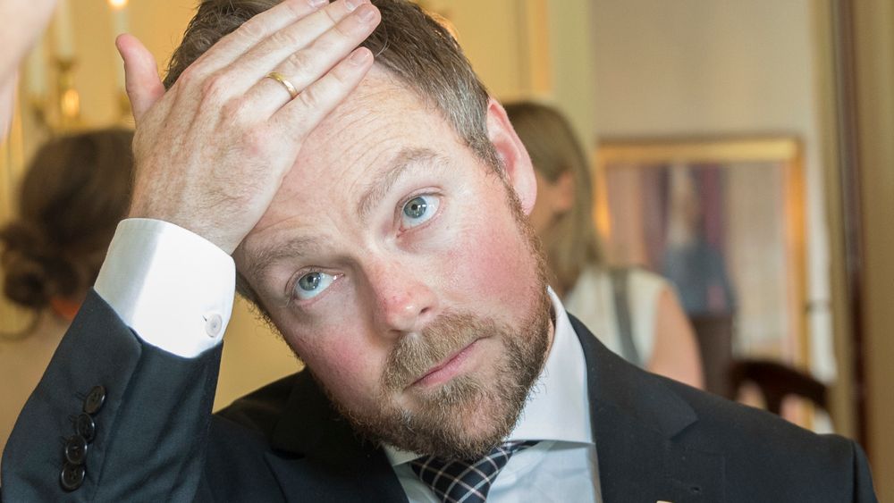 Næringsminister Torbjørn Røe Isaksen er den andre statsråden på kort tid som ber om å få undersøkt habiliteten sin mot aktører i telesektoren.
